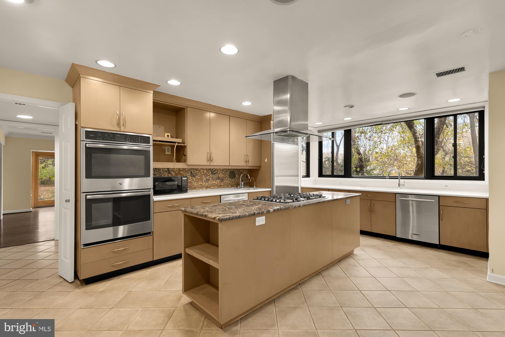 LANGLEY OAKS - Residential Lease