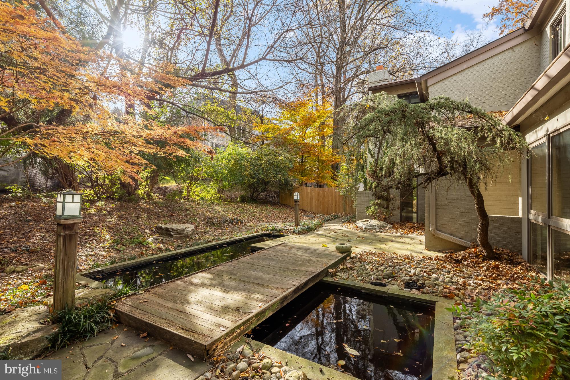 LANGLEY OAKS - Residential Lease