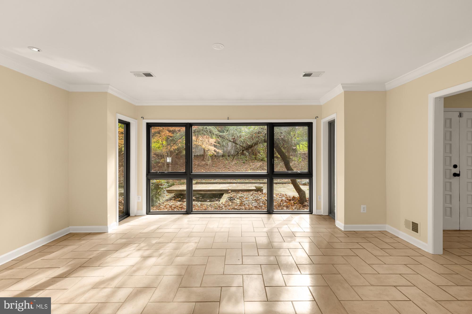 LANGLEY OAKS - Residential Lease