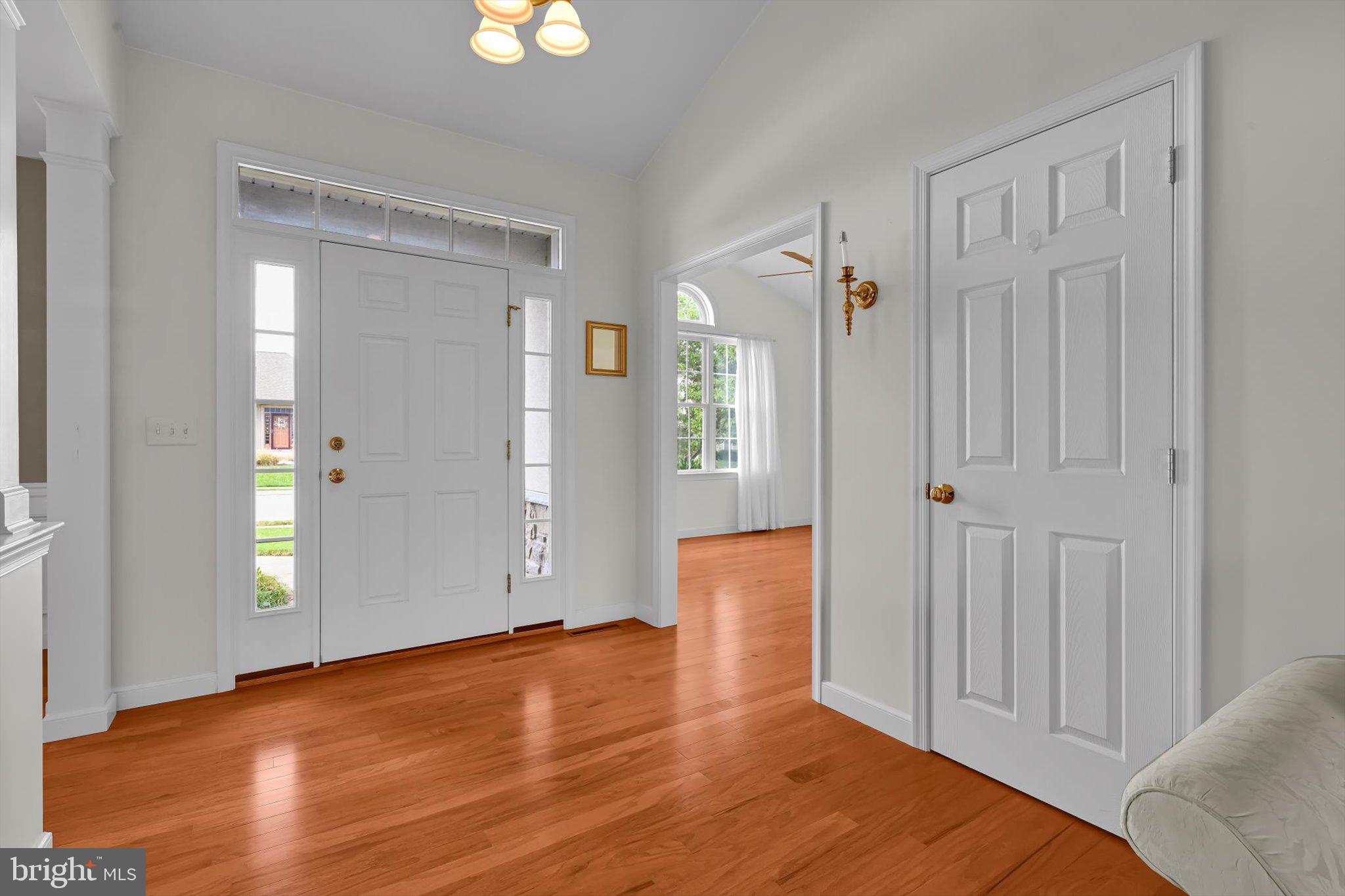 76 FARMINGTON LANE