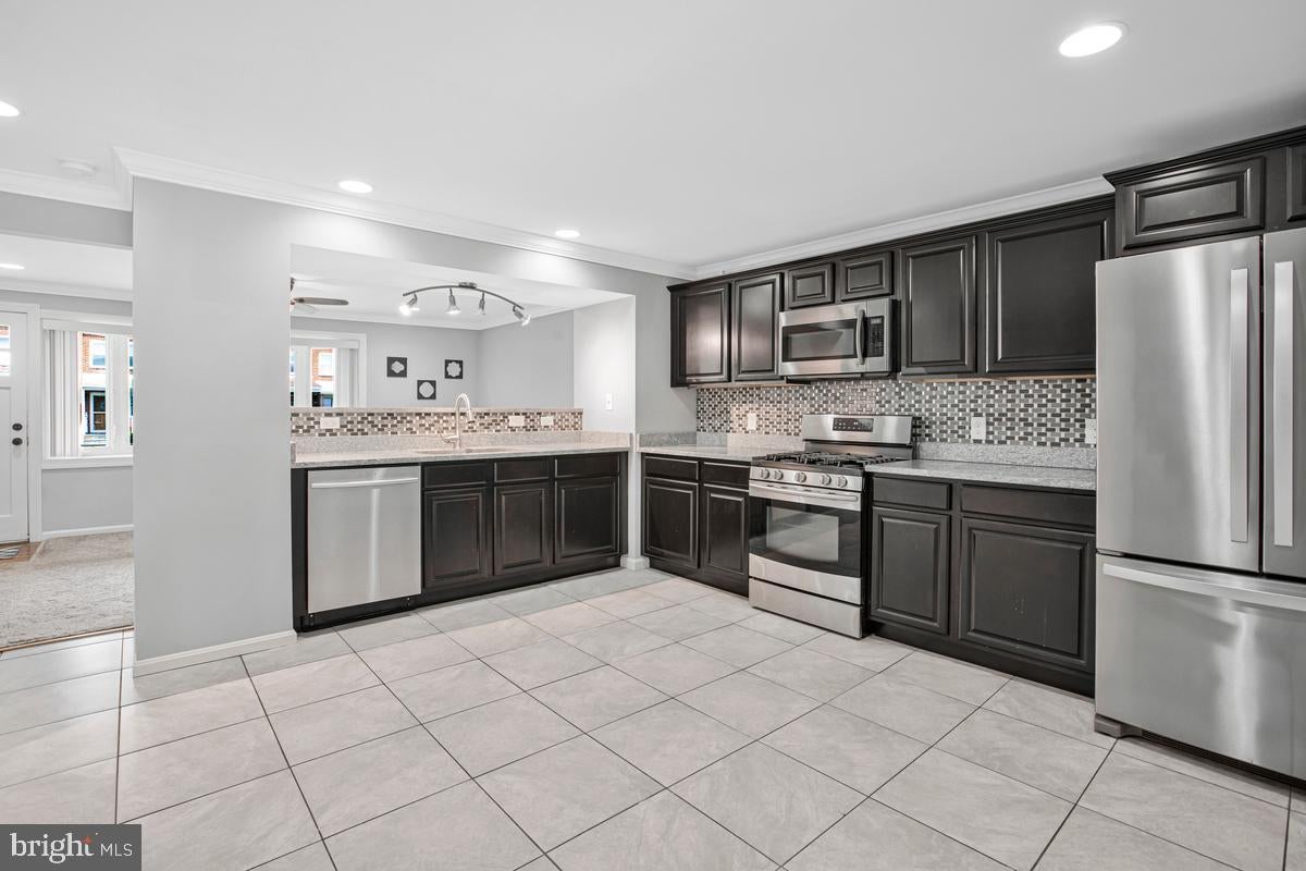 8135 DEL HAVEN ROAD