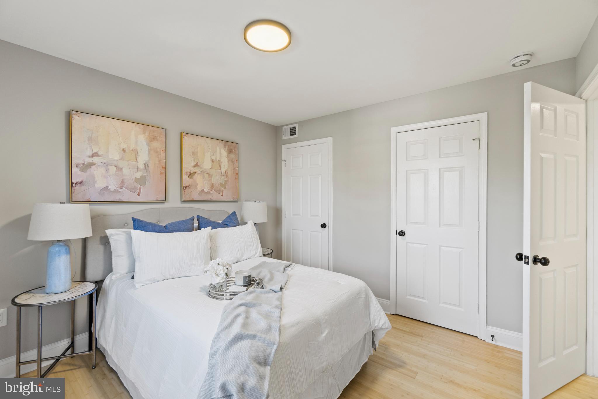 WARWICK VILLAGE - Residential