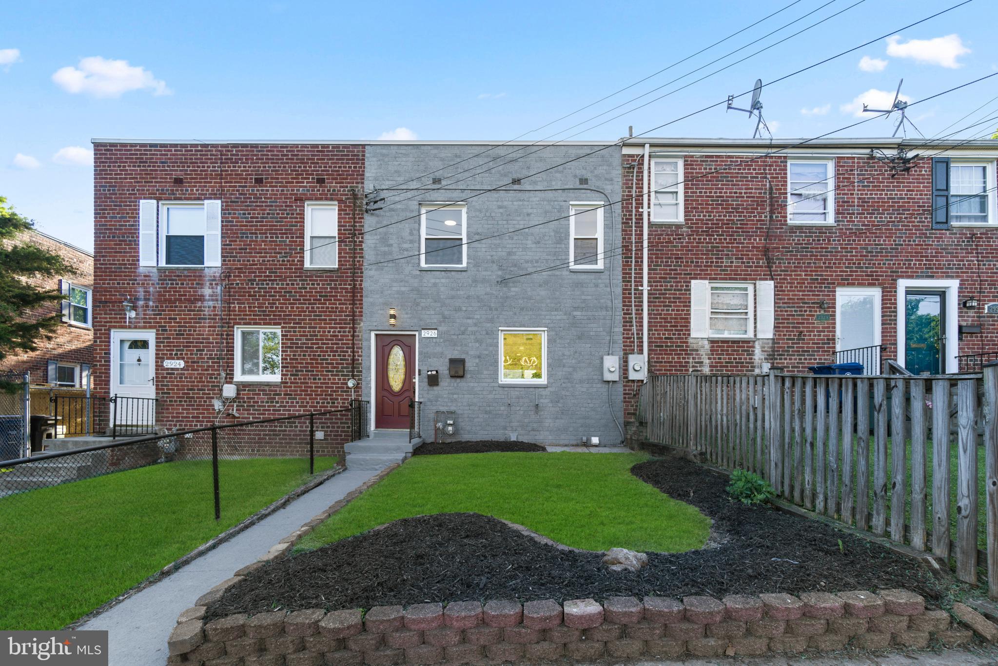 WARWICK VILLAGE - Residential