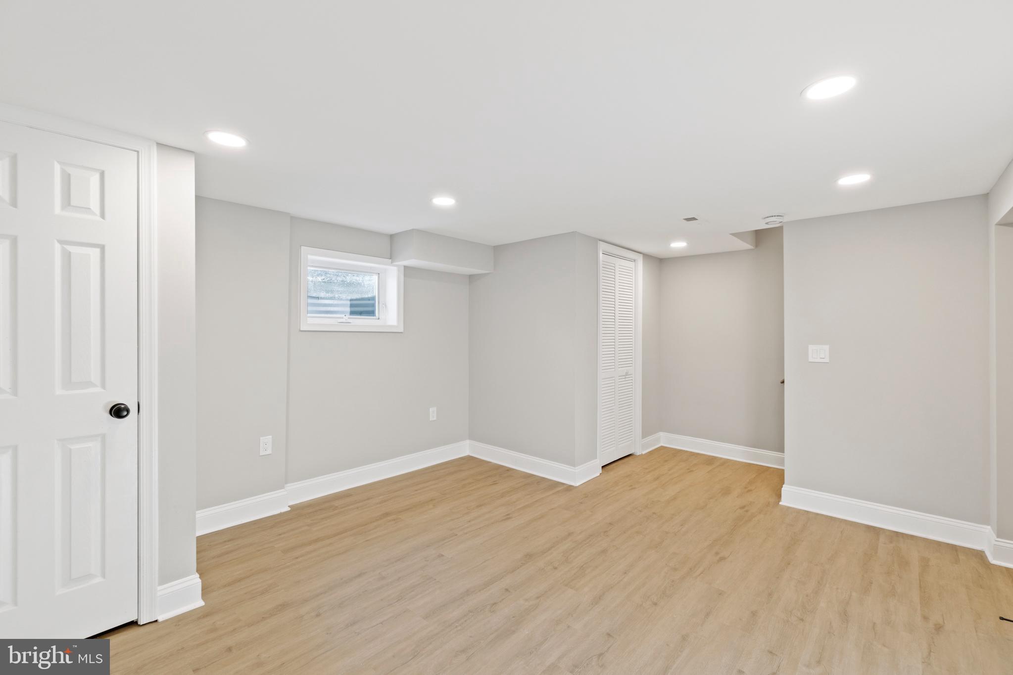 WARWICK VILLAGE - Residential