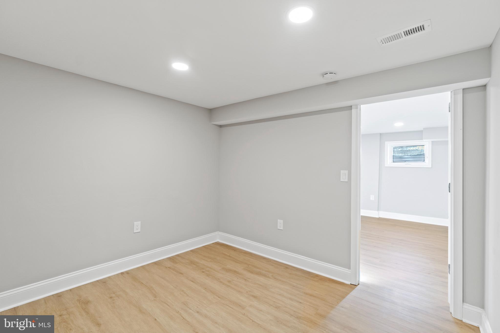 WARWICK VILLAGE - Residential