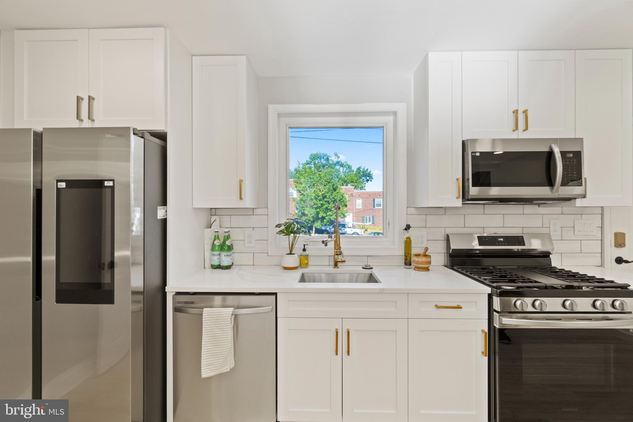 WARWICK VILLAGE - Residential