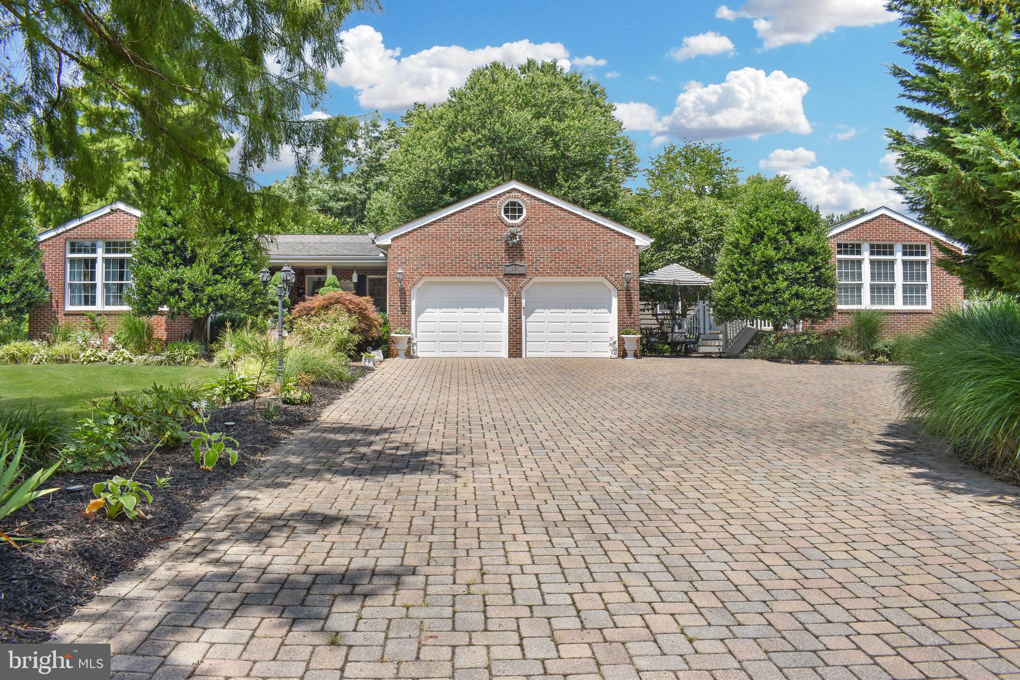 BRIARWOOD - Residential