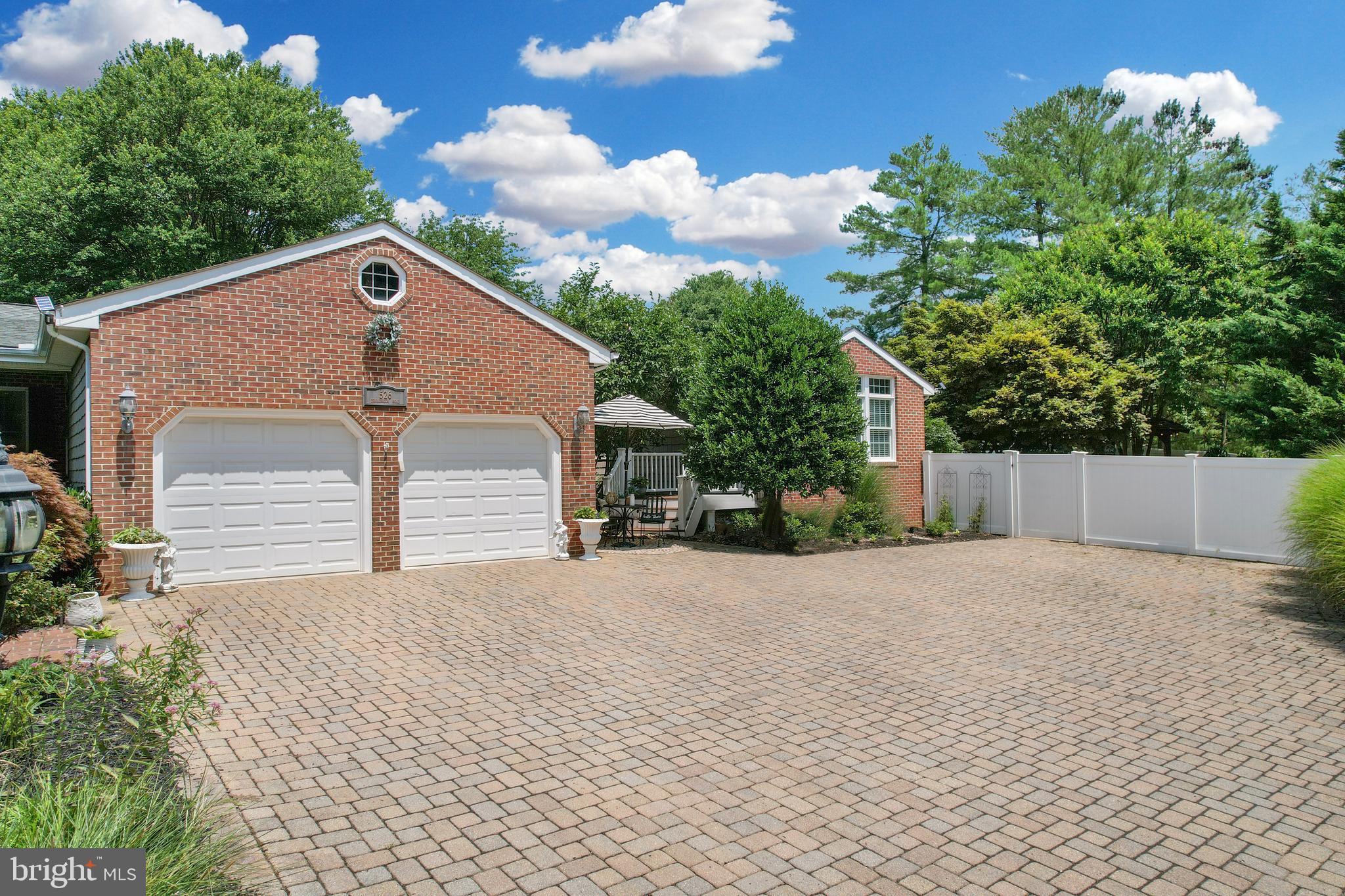 BRIARWOOD - Residential