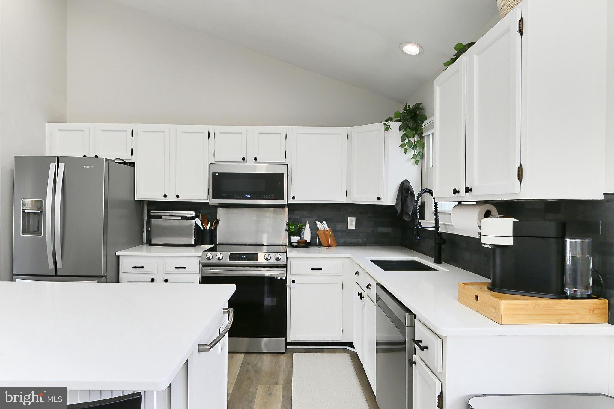 COUNTRYSIDE - Residential