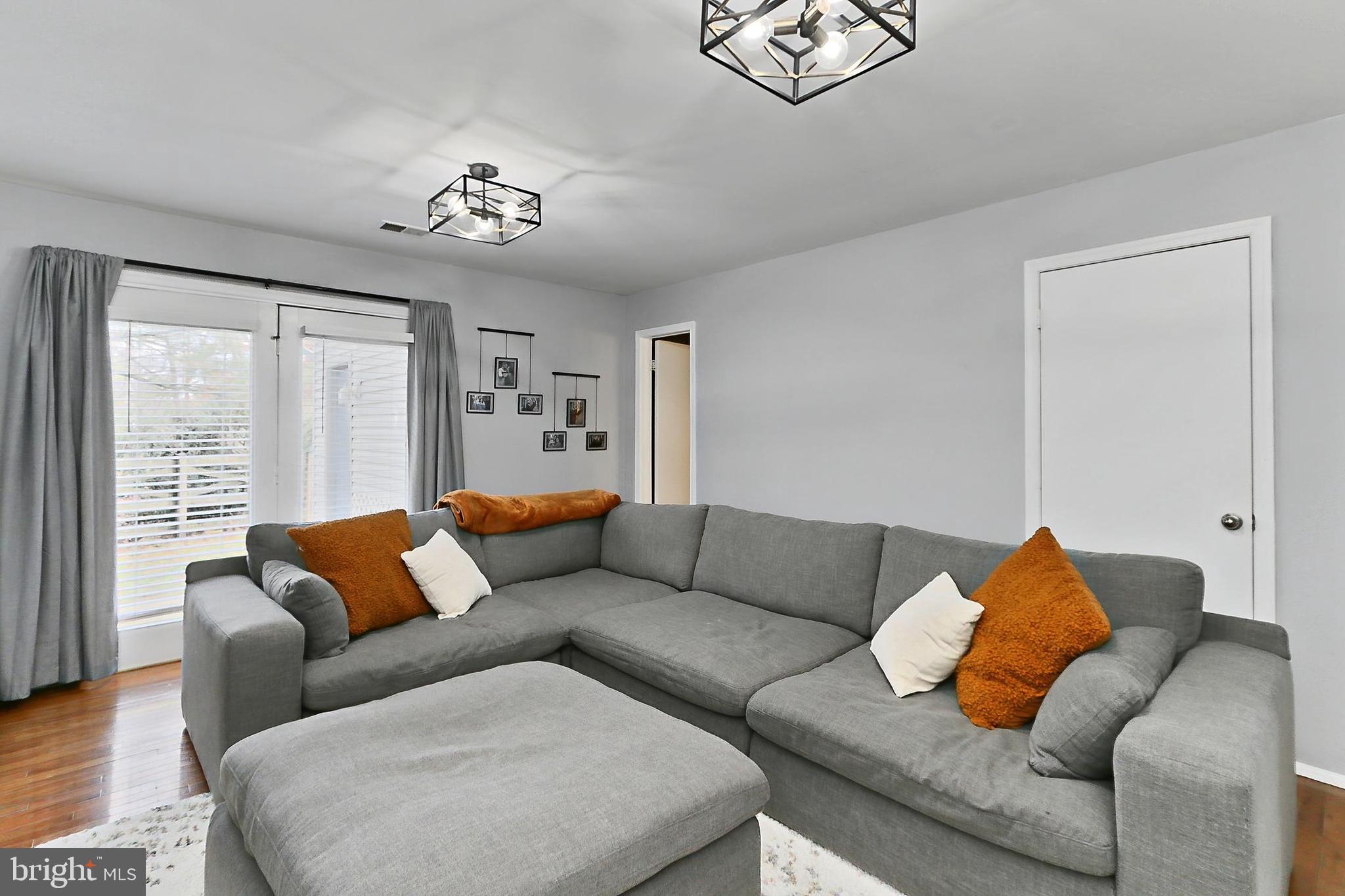 COUNTRYSIDE - Residential