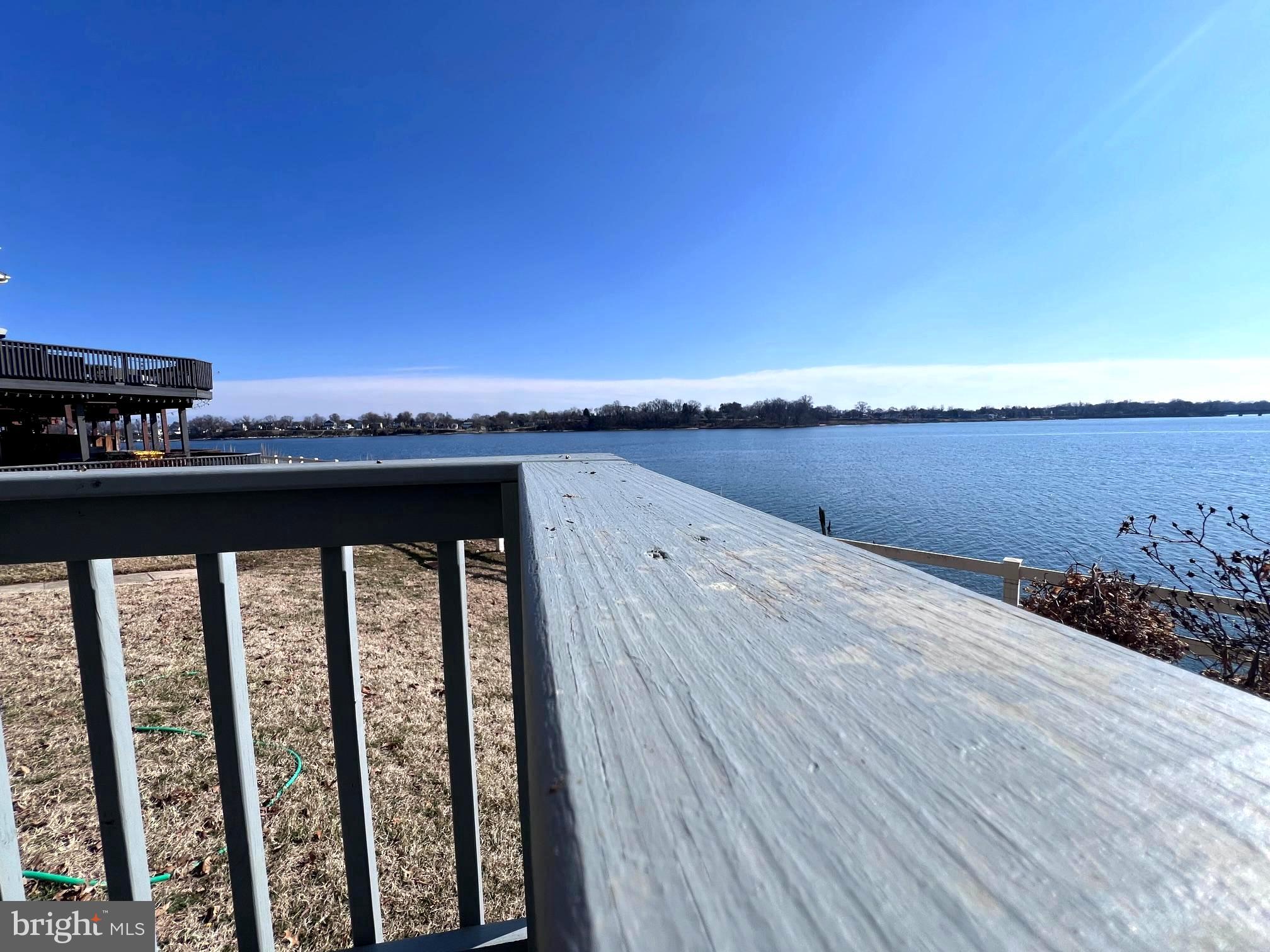 STONEY BEACH - Residential