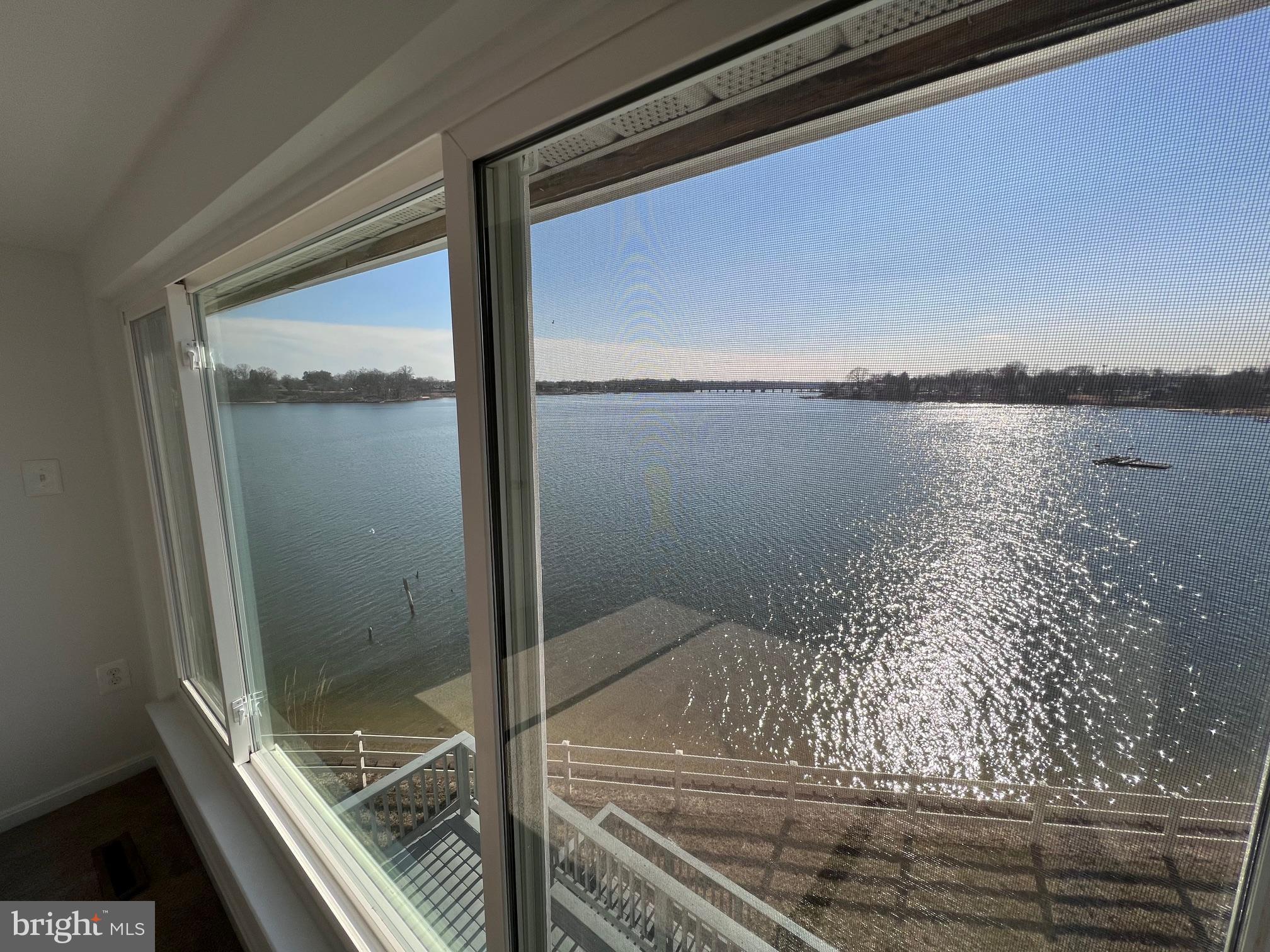 STONEY BEACH - Residential