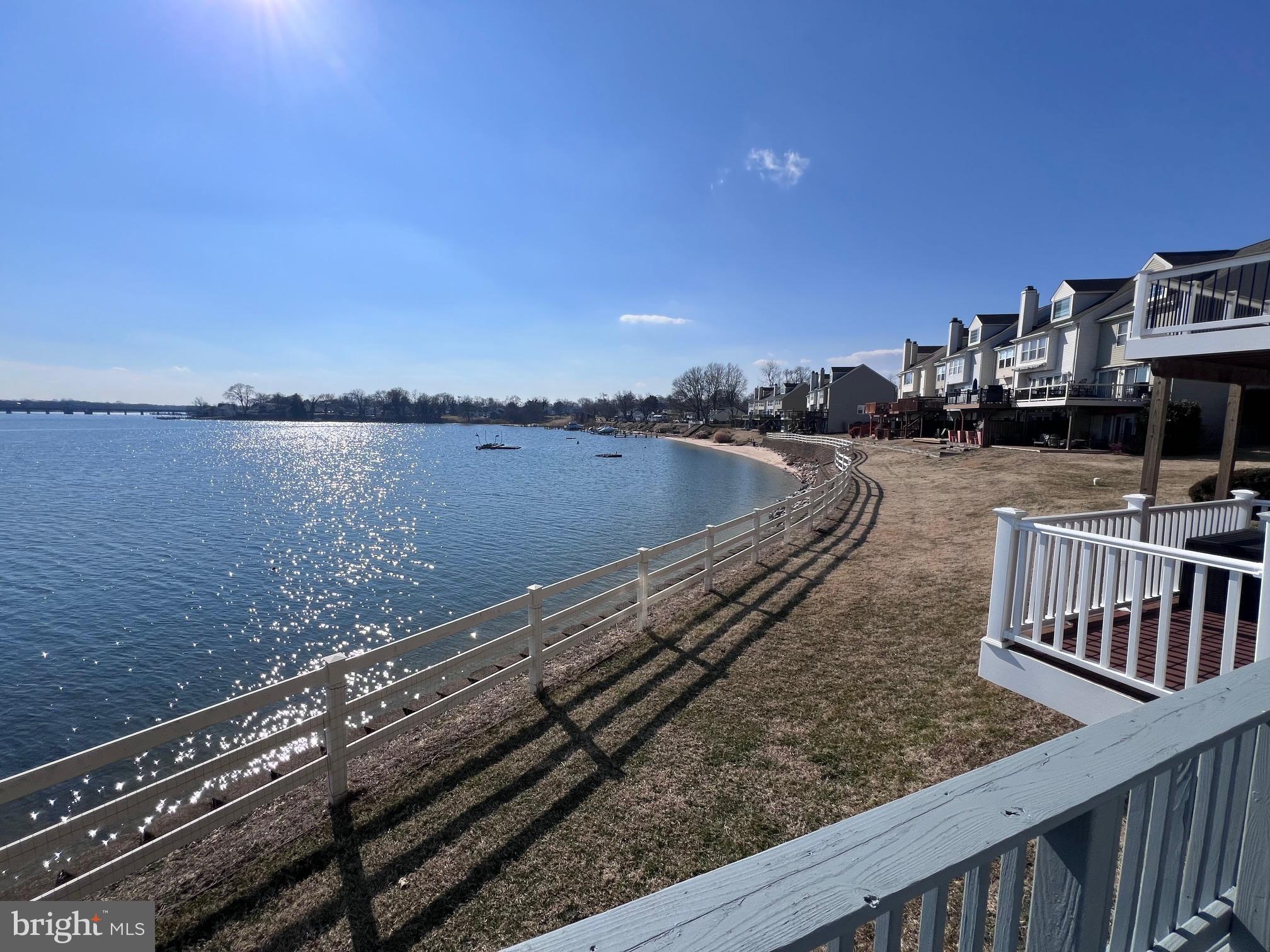 STONEY BEACH - Residential