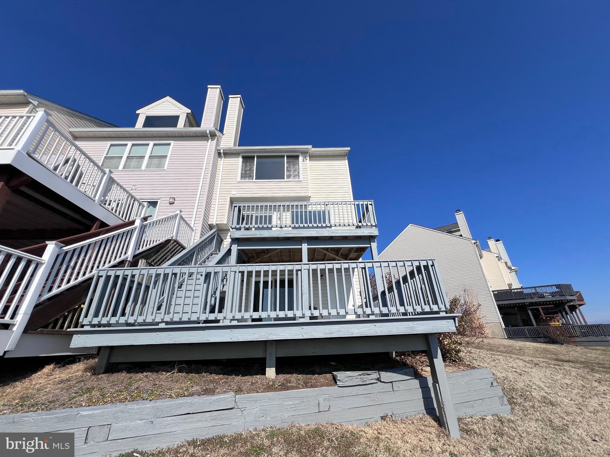 STONEY BEACH - Residential