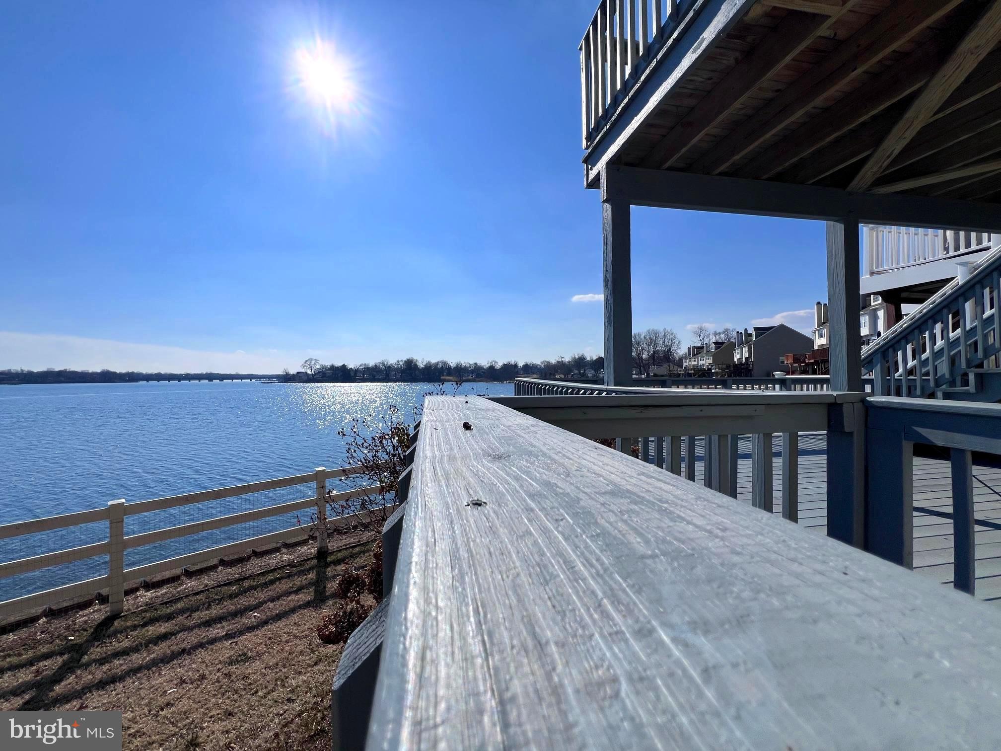 STONEY BEACH - Residential