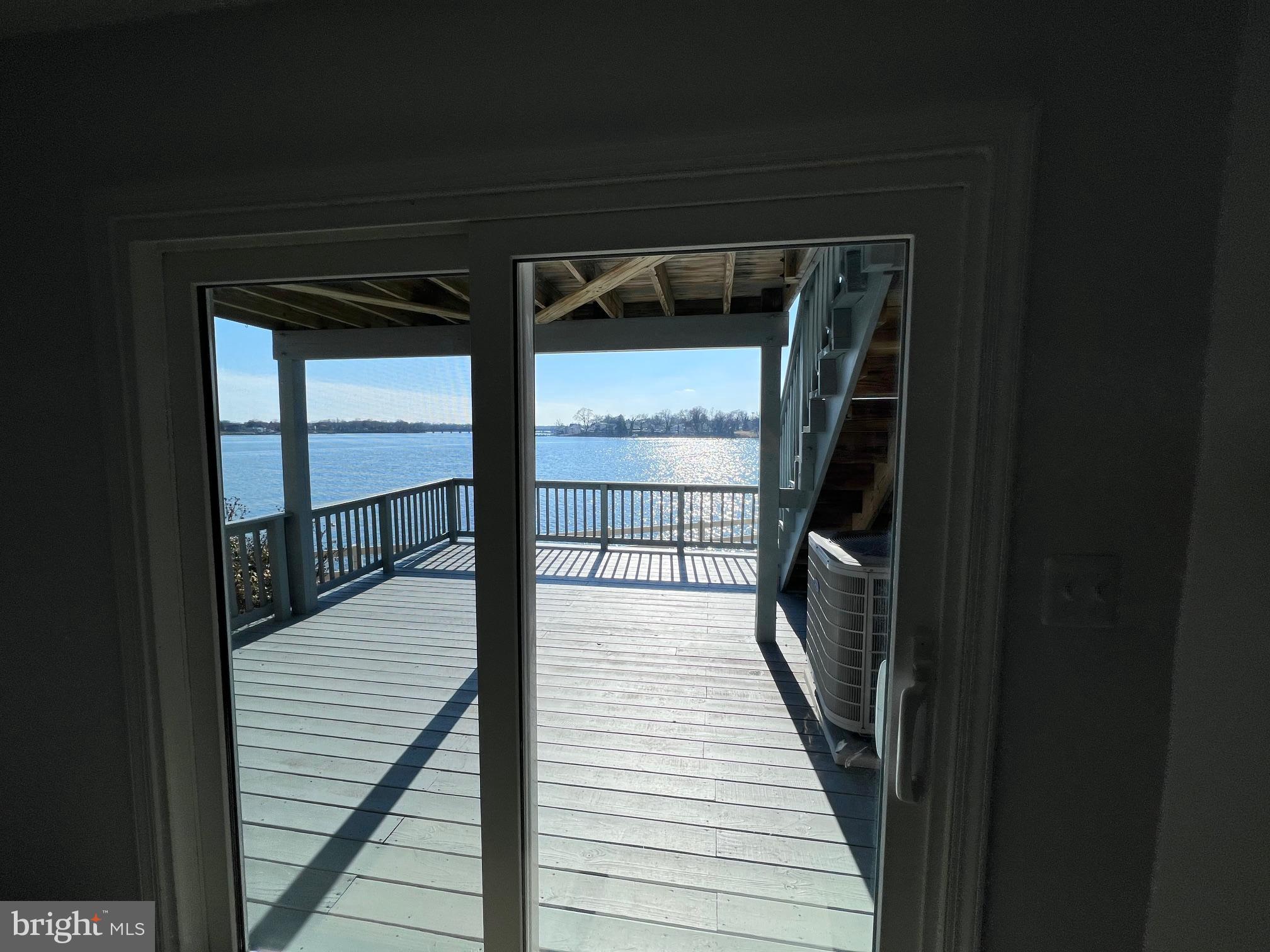 STONEY BEACH - Residential