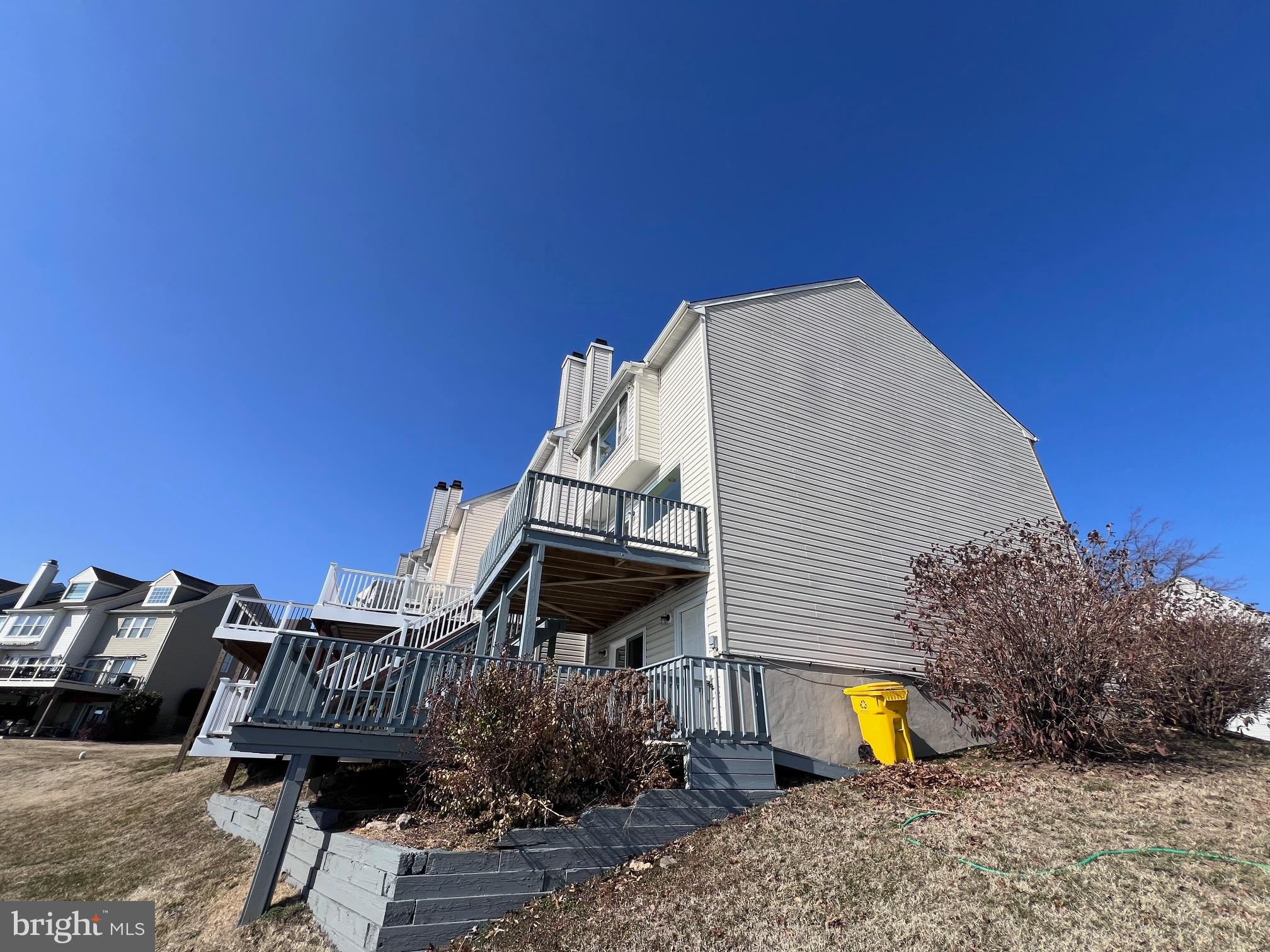 STONEY BEACH - Residential