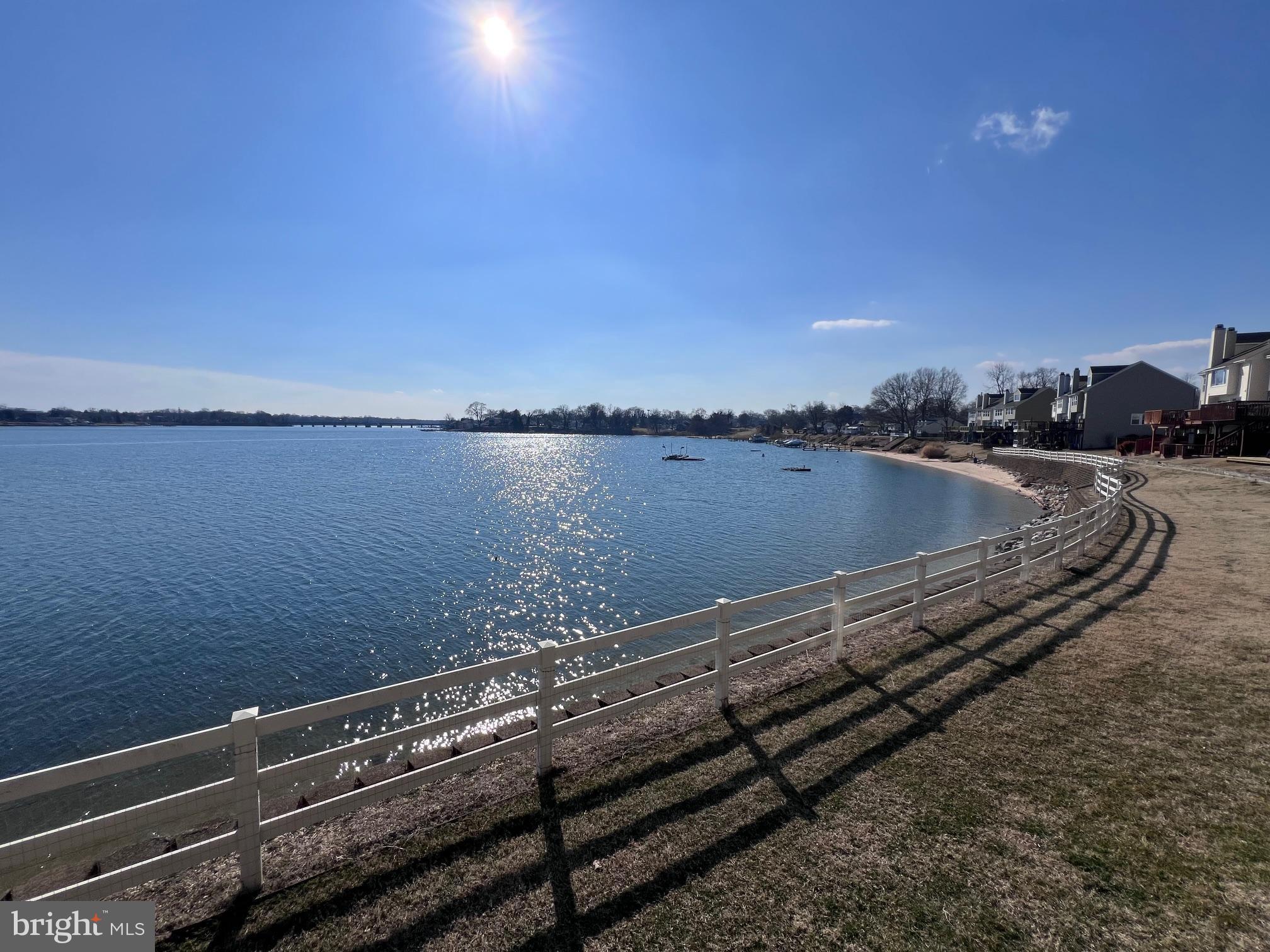 STONEY BEACH - Residential