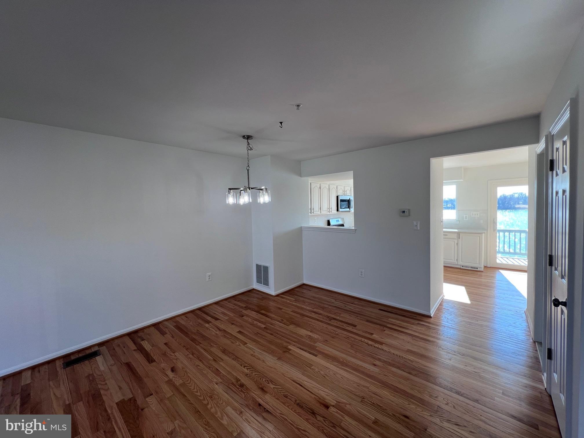 STONEY BEACH - Residential