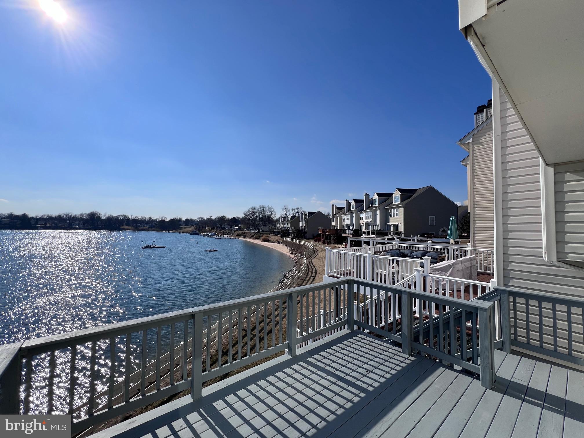 STONEY BEACH - Residential