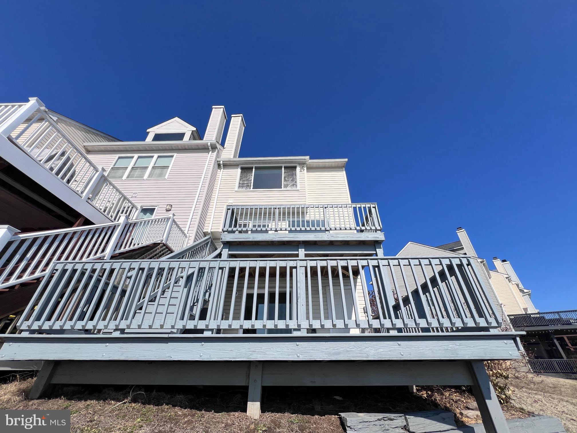 STONEY BEACH - Residential