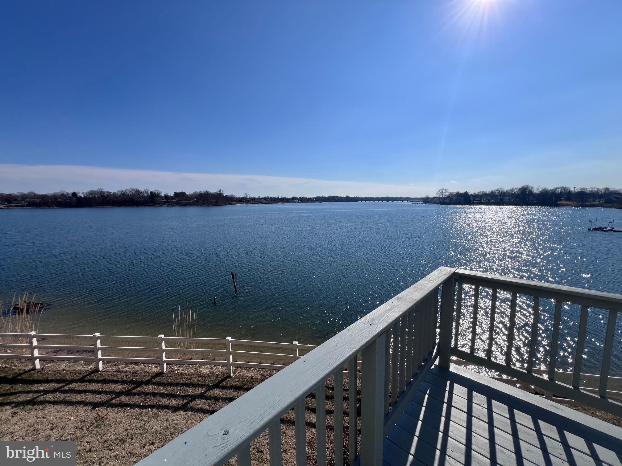 STONEY BEACH - Residential