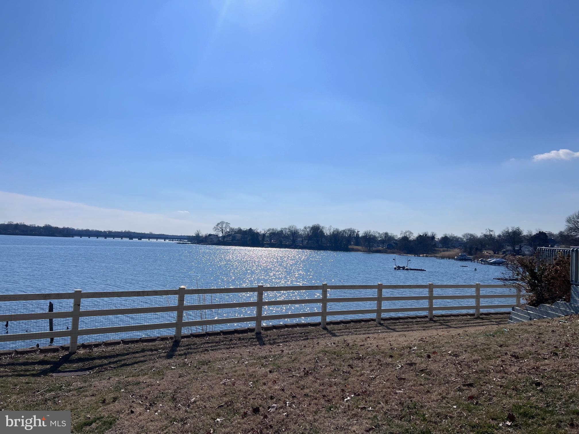 STONEY BEACH - Residential