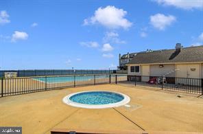 STONEY BEACH - Residential