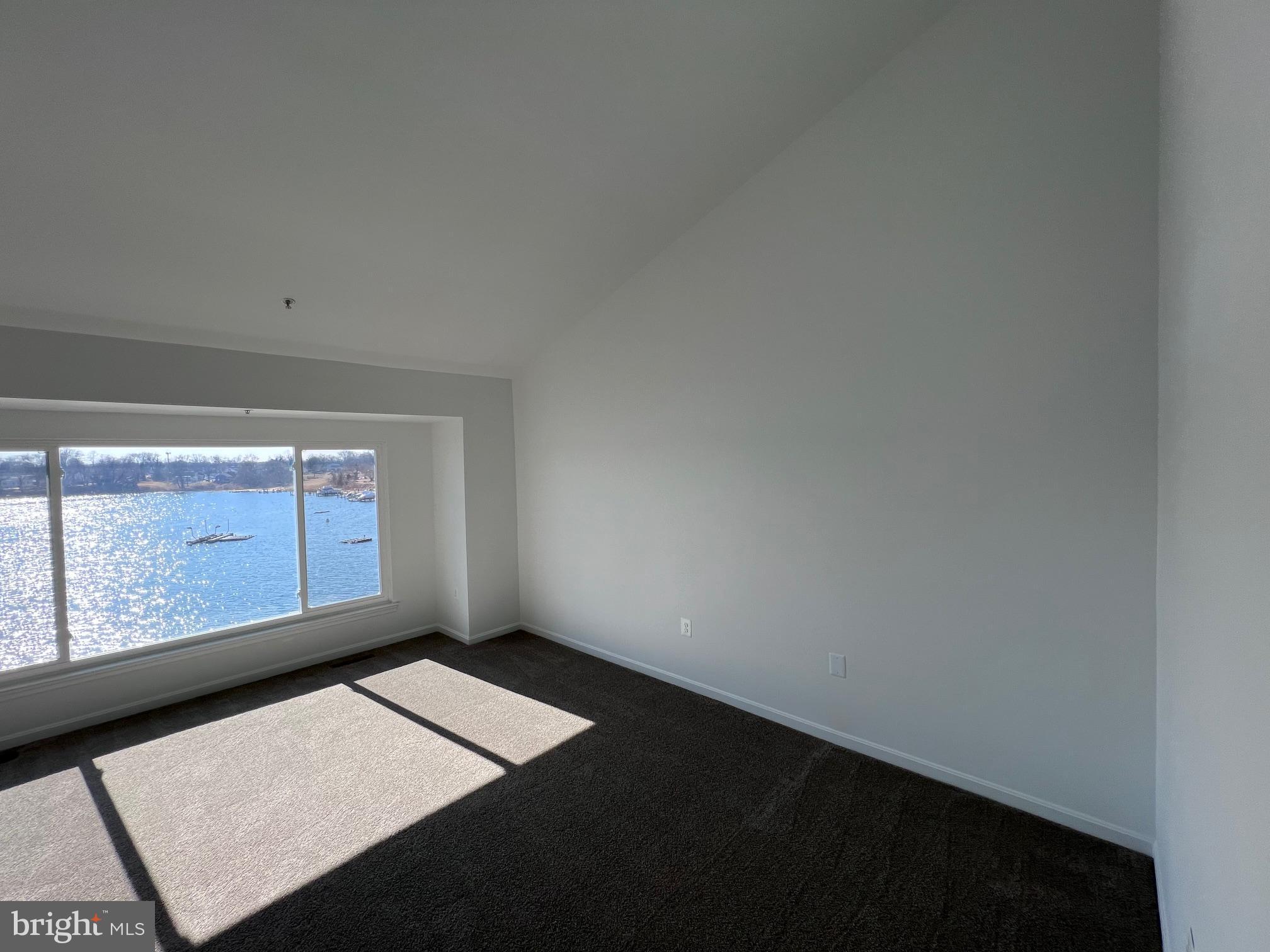 STONEY BEACH - Residential