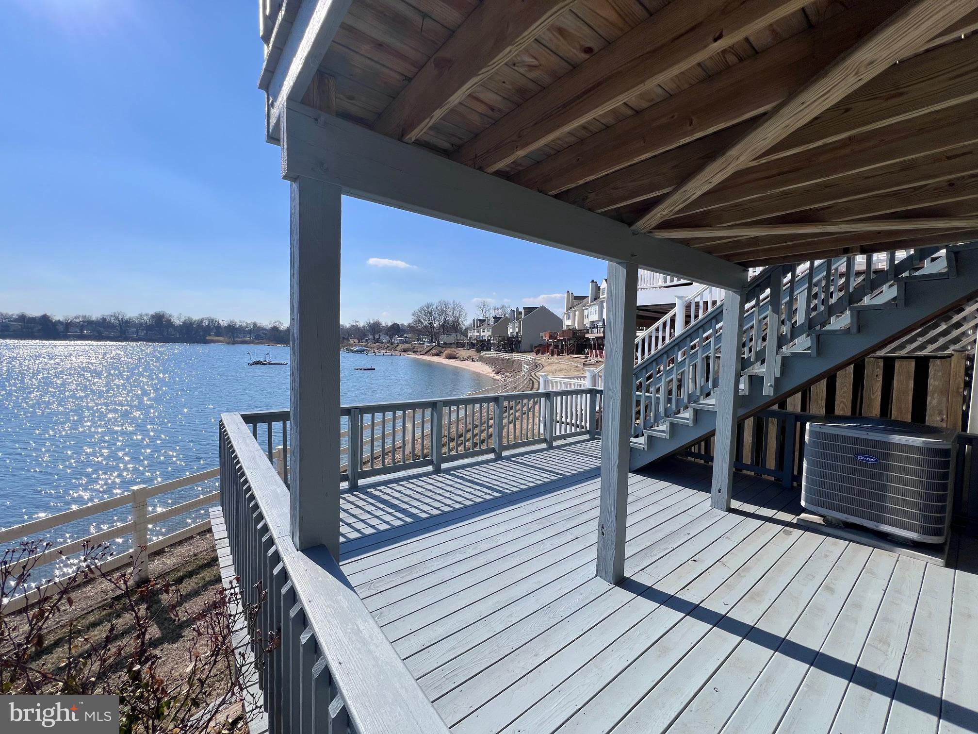 STONEY BEACH - Residential