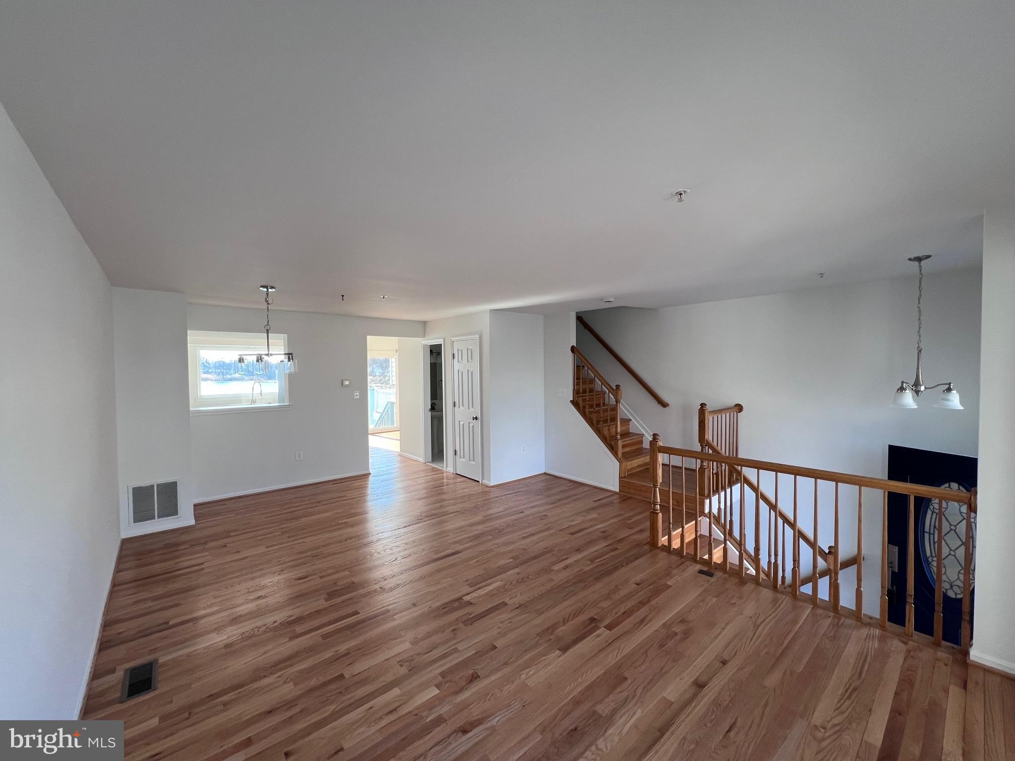 STONEY BEACH - Residential