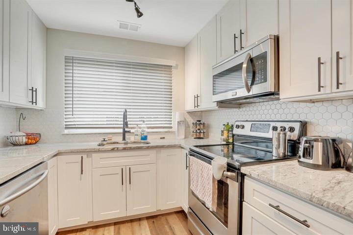 FOX CHASE/EXETER - Residential Lease