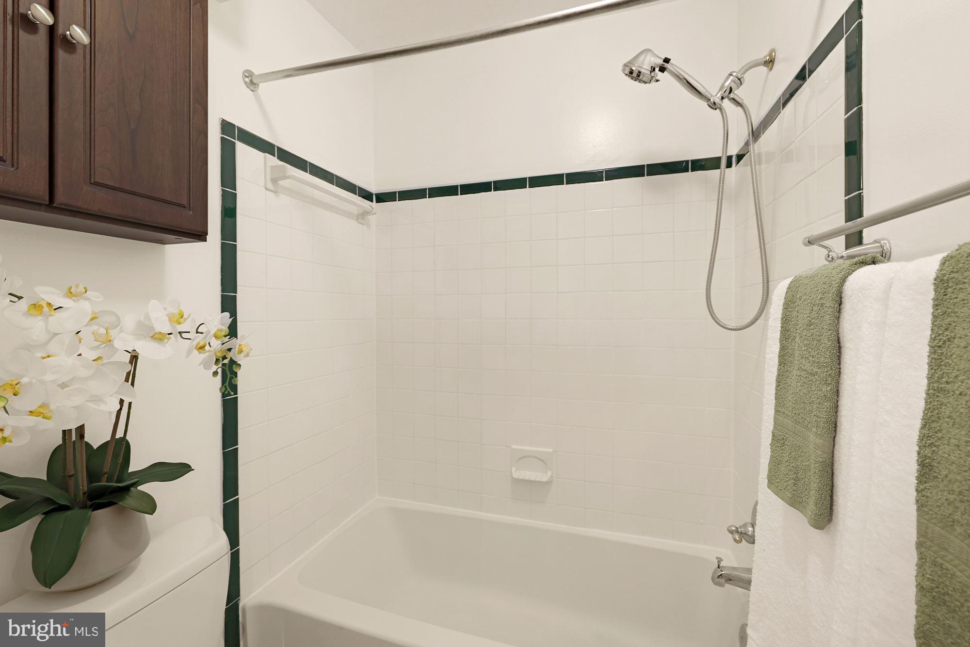 GABLES OF TUCKERMAN - Residential Lease