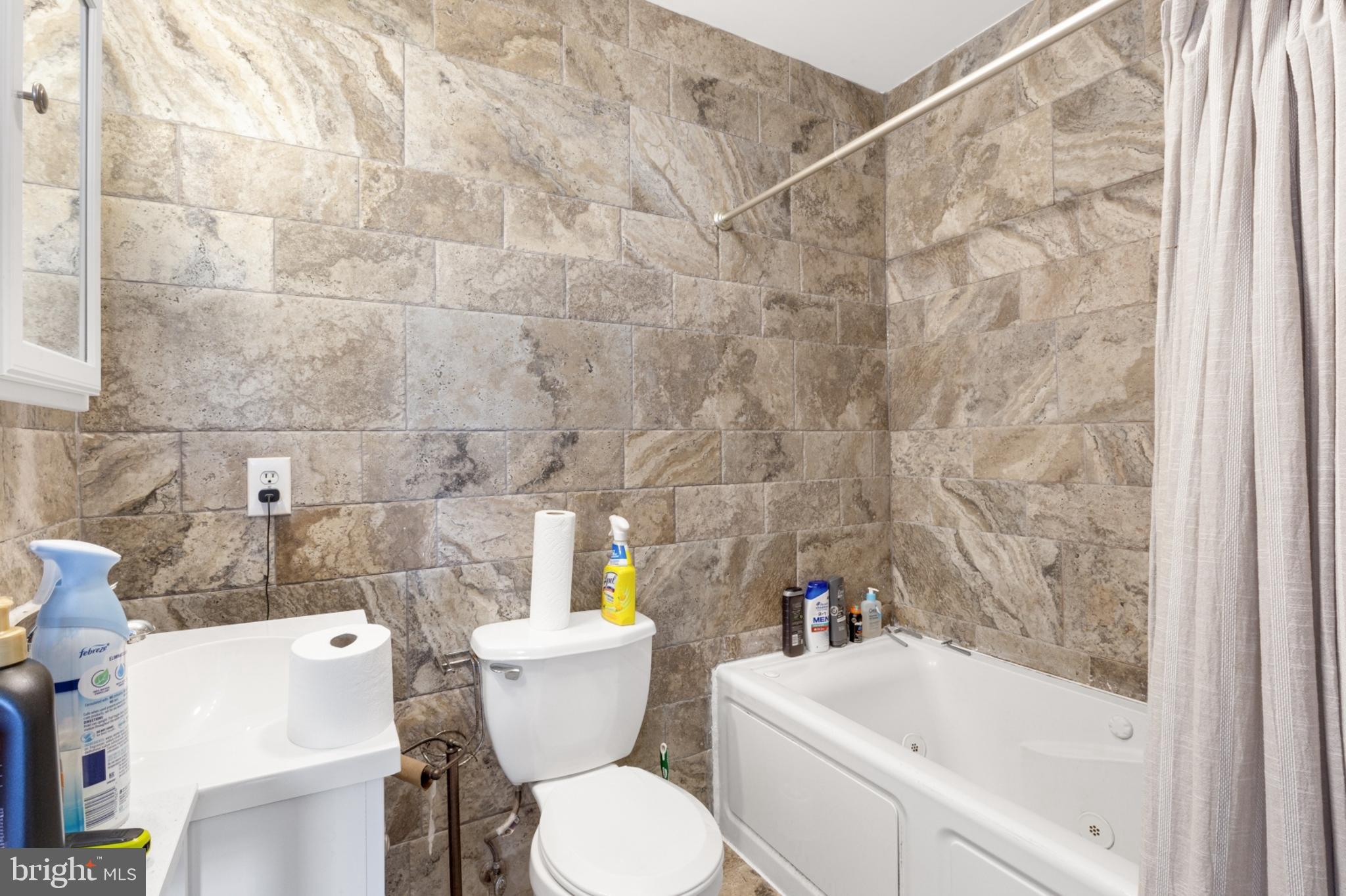 FISHTOWN - Residential Lease