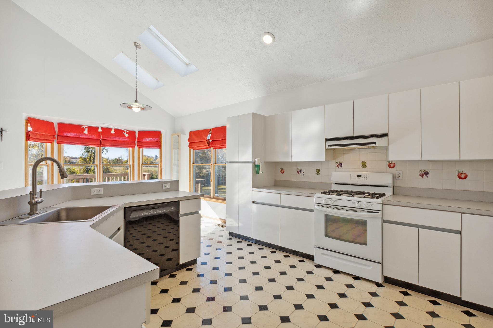 COVENTRY MEADOWS - Residential