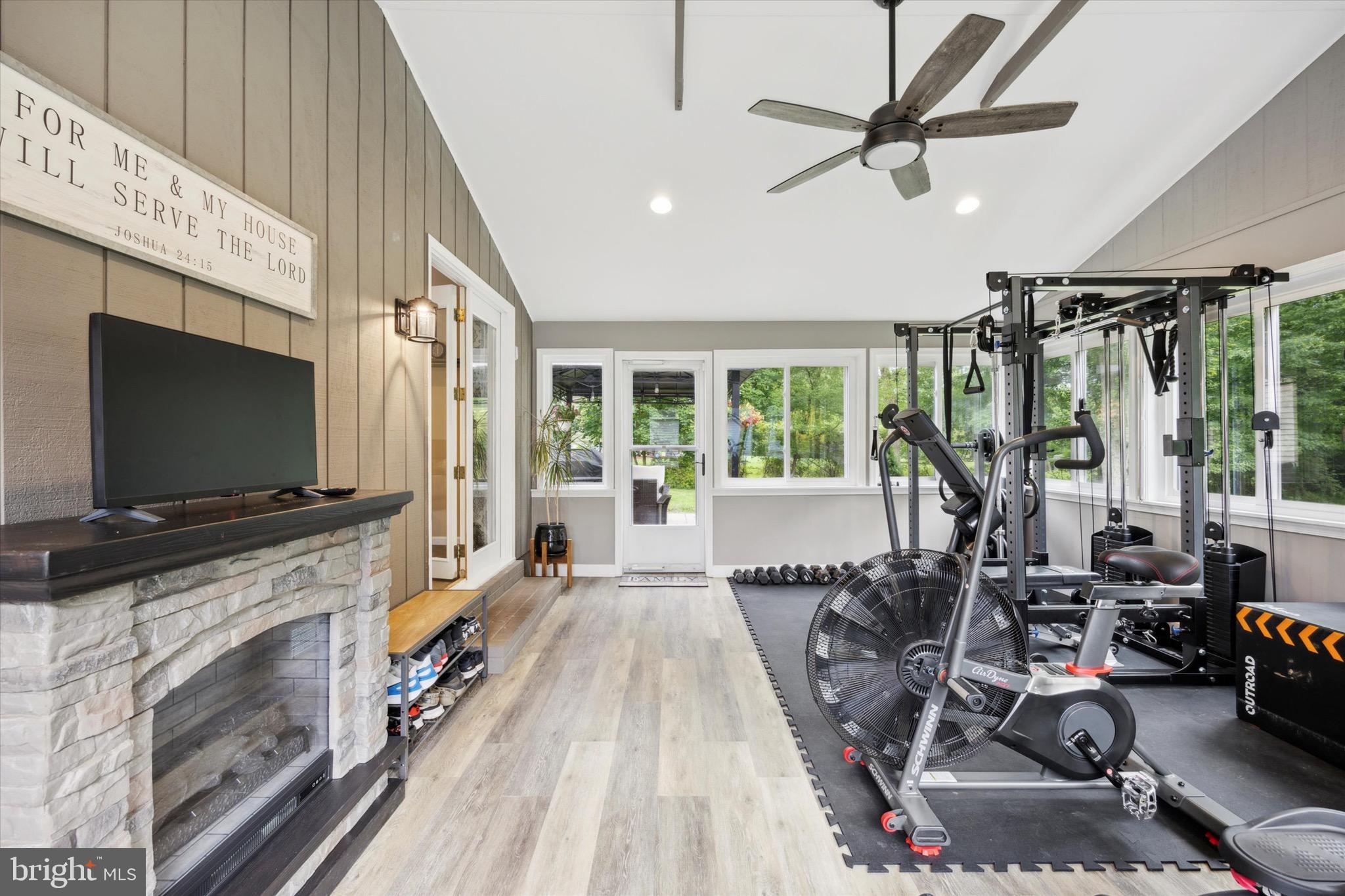 PELHAM GREEN - Residential