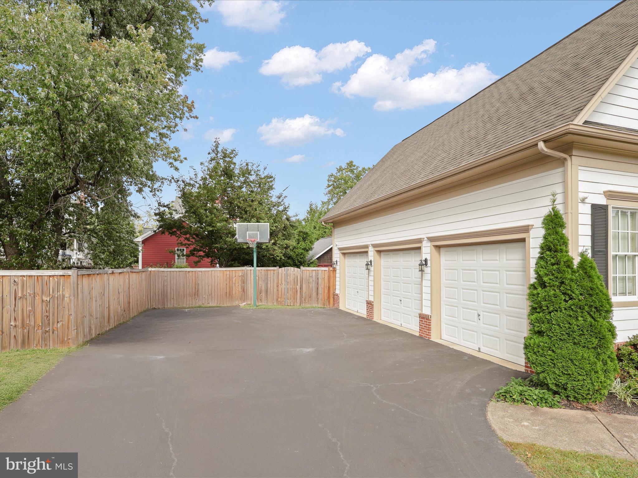 ELDENWOOD FRUIT - Residential