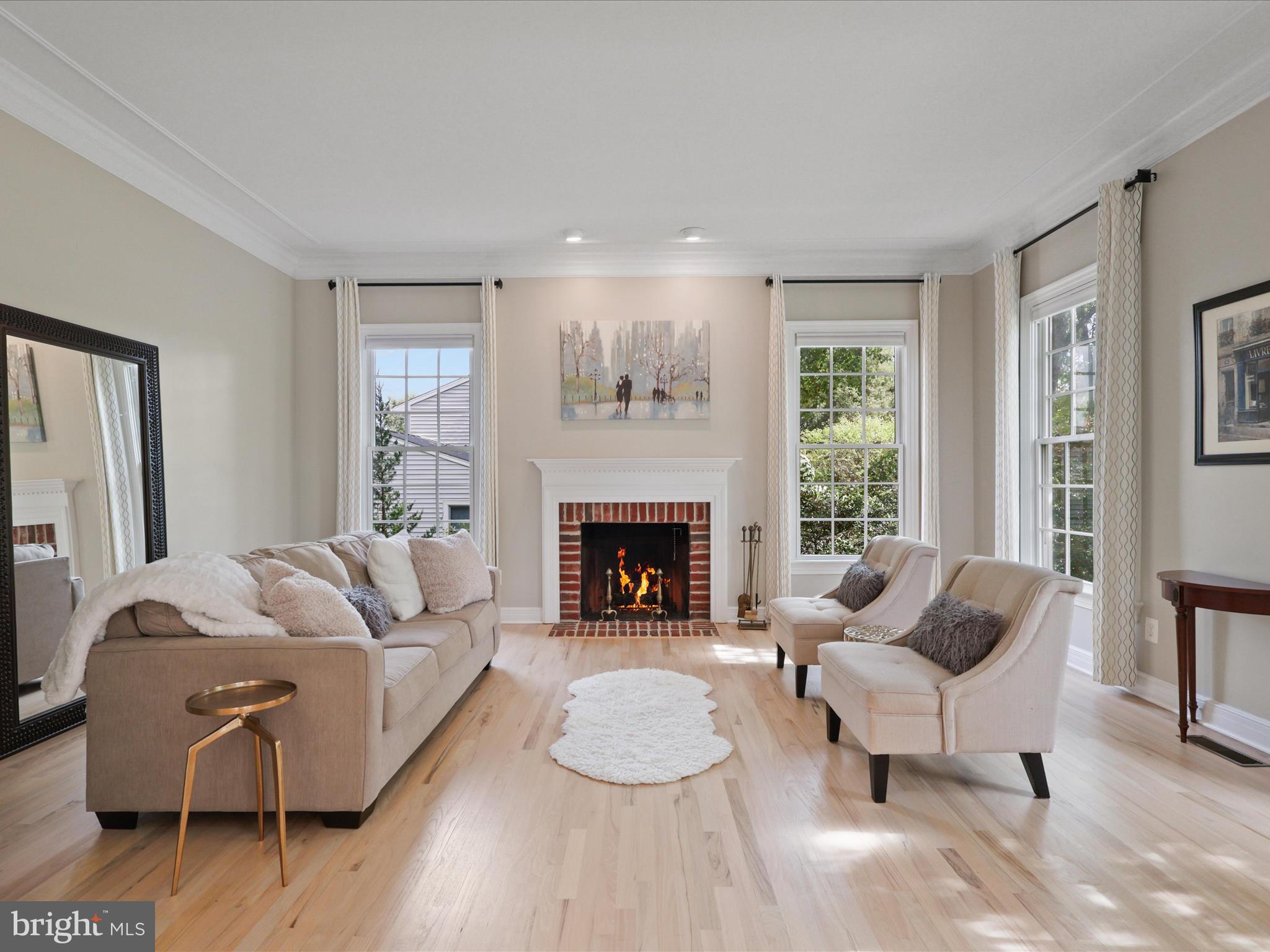 904 LOCUST STREET