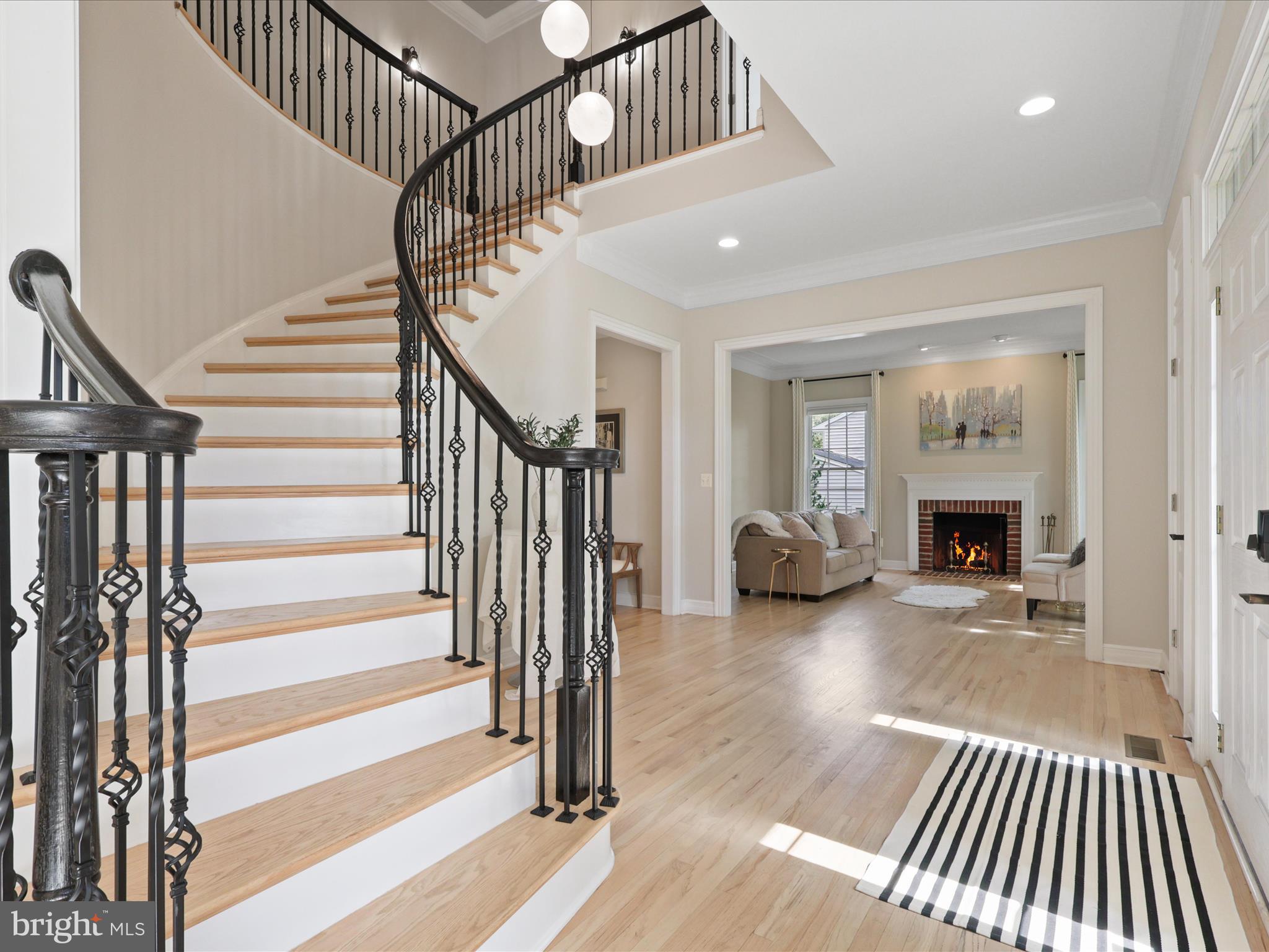 904 LOCUST STREET