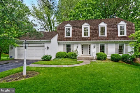 7620 Huntmaster Lane, McLean, VA MLS: VAFX2235762