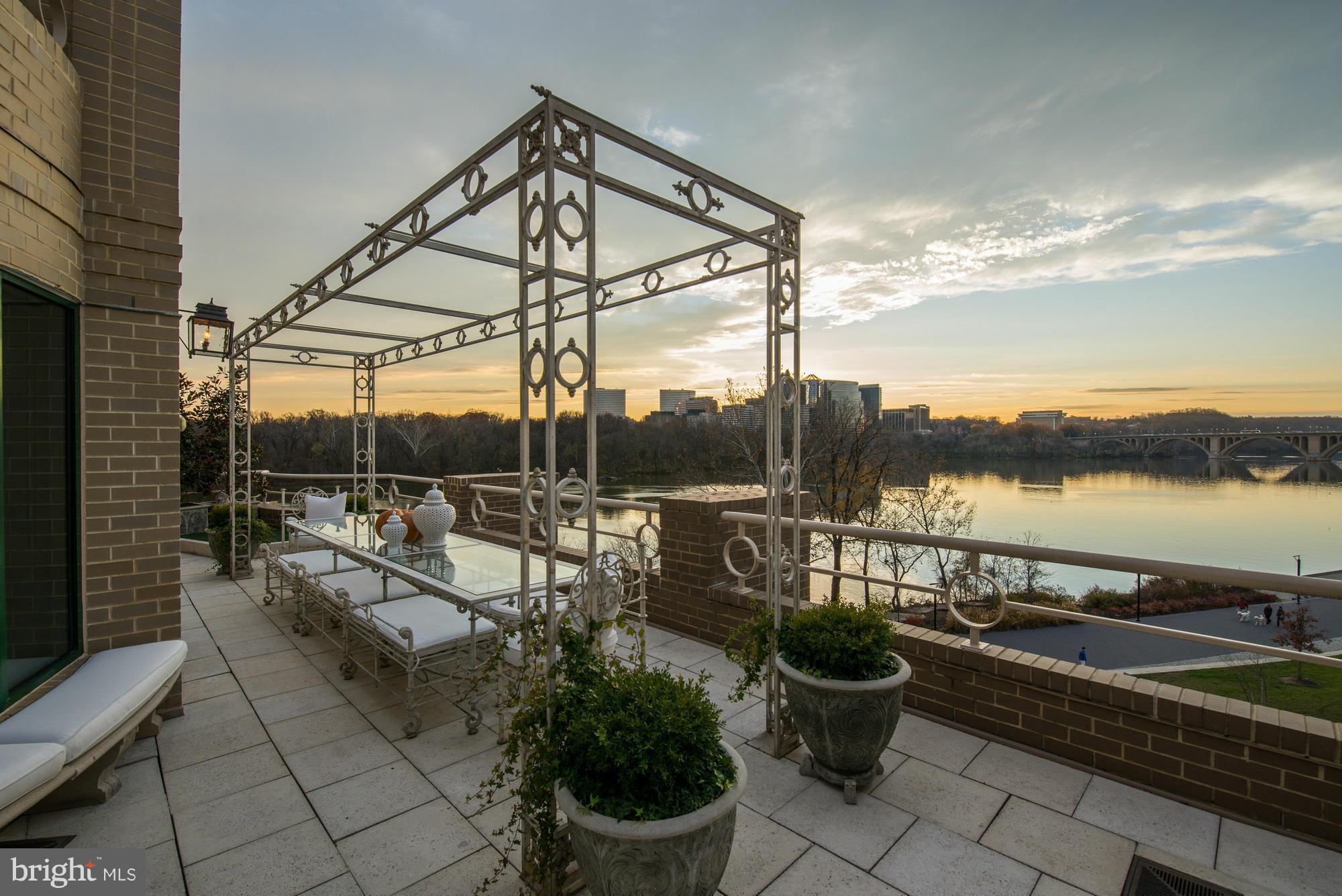 GEORGETOWN - Residential