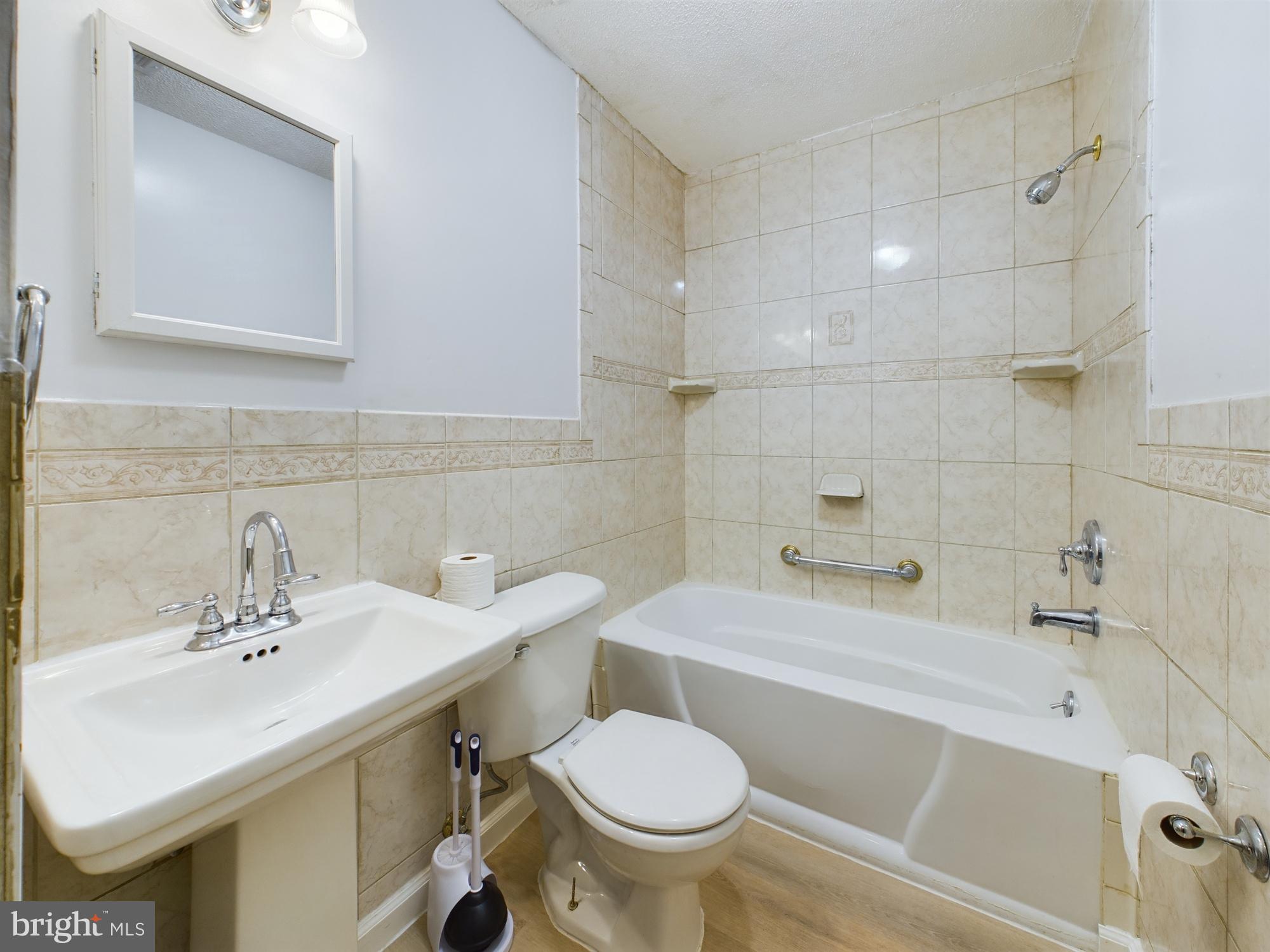 HOFFMAN HEIGHTS - Residential Lease