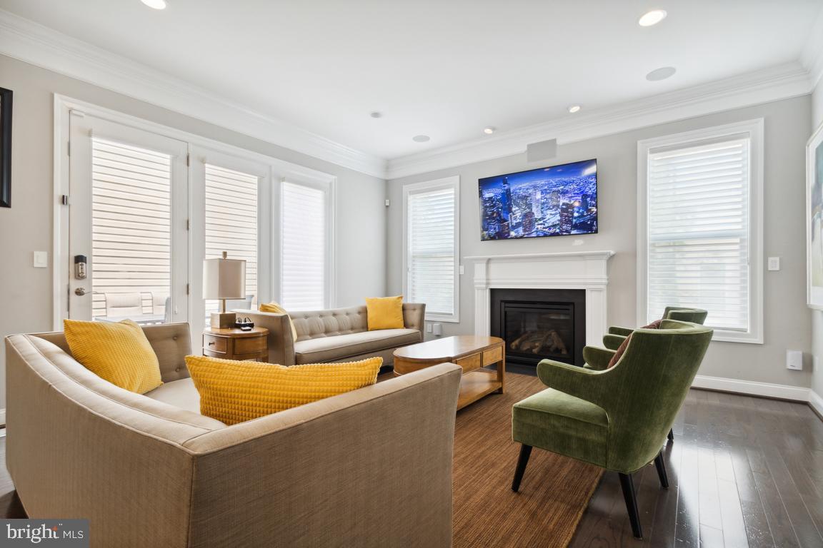 ONE LOUDOUN LAND BAY B - Residential