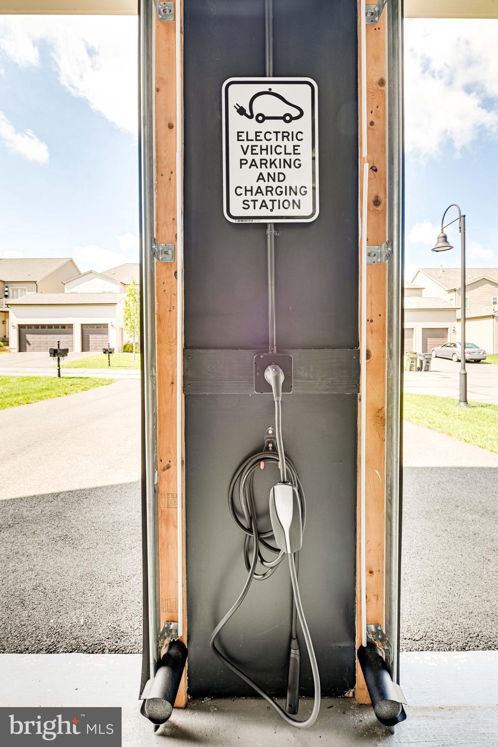 ONE LOUDOUN LAND BAY B - Residential