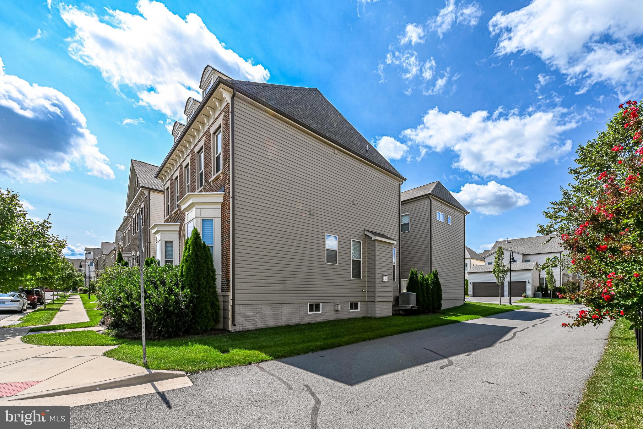 ONE LOUDOUN LAND BAY B - Residential