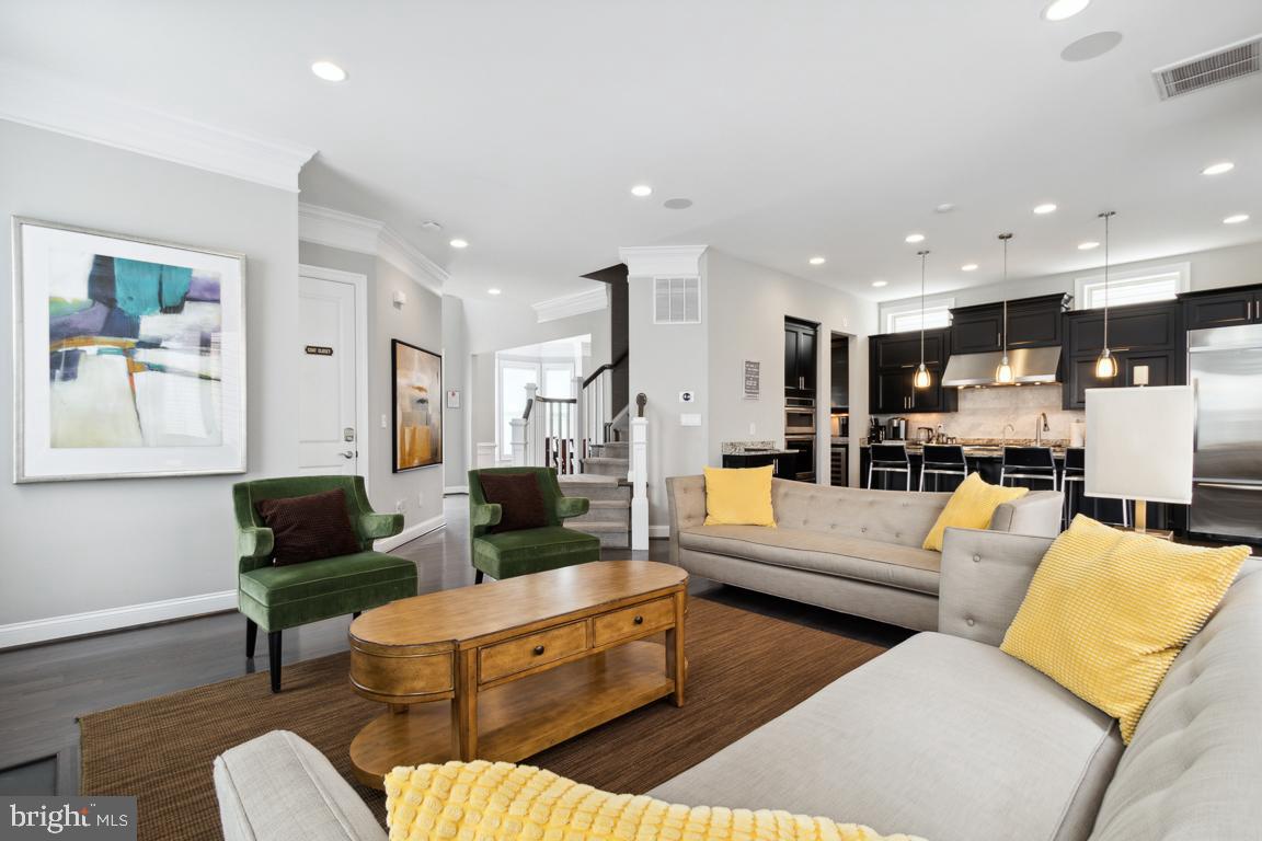 ONE LOUDOUN LAND BAY B - Residential