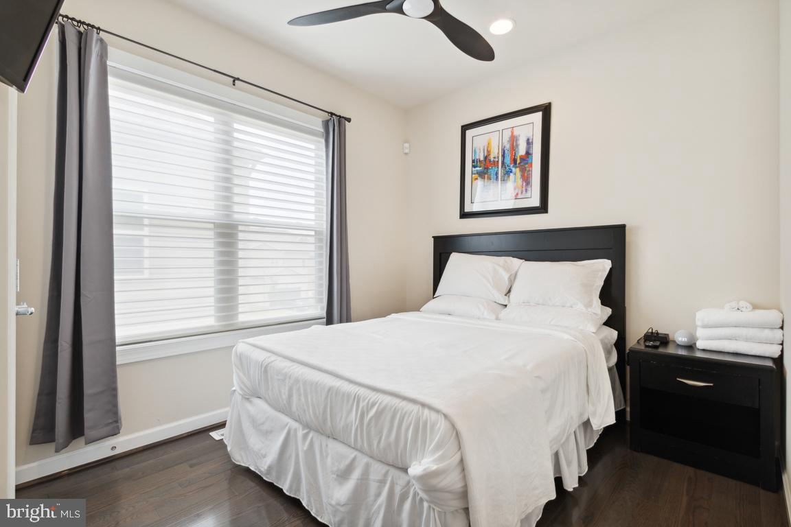 ONE LOUDOUN LAND BAY B - Residential