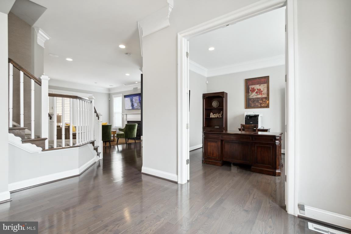 ONE LOUDOUN LAND BAY B - Residential