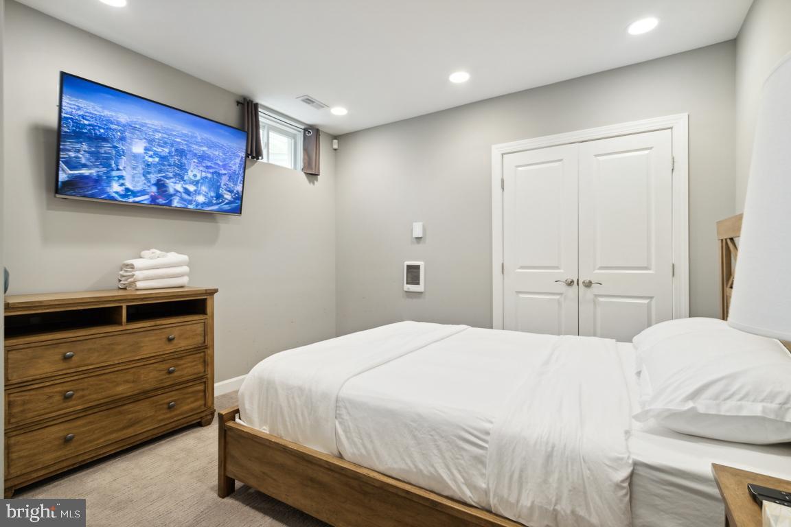 ONE LOUDOUN LAND BAY B - Residential