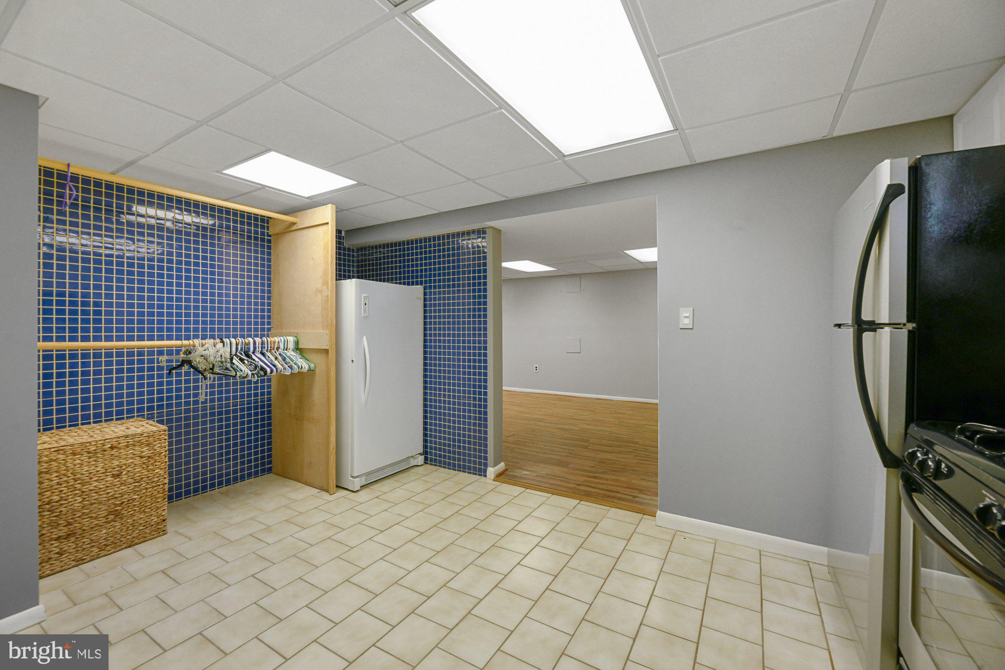 CAMELOT - Residential